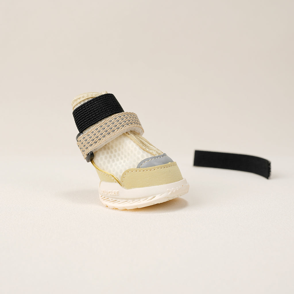 CityWalk dog shoe open fastening detail
