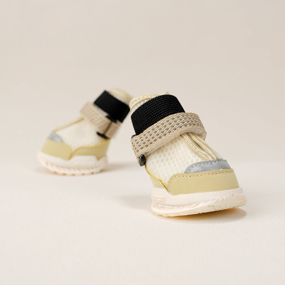 CityWalk dog shoes with black and beige straps